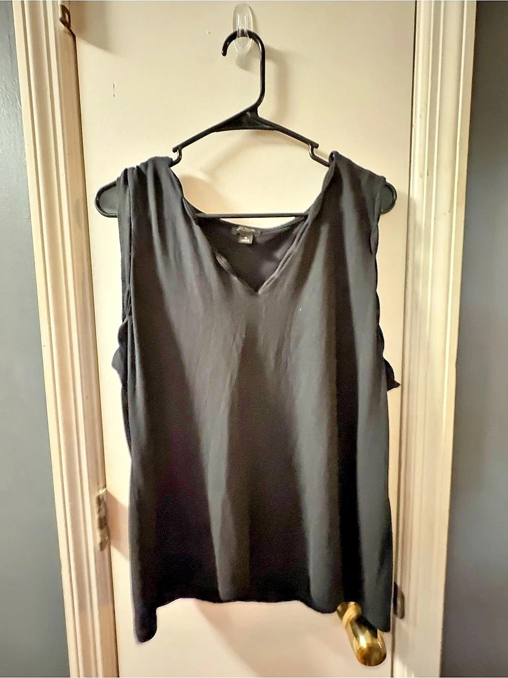 Ann Taylor Factory Black Sleeveless Top Size XL Like New